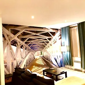 Lulu Philipp Coté Cour Appartement